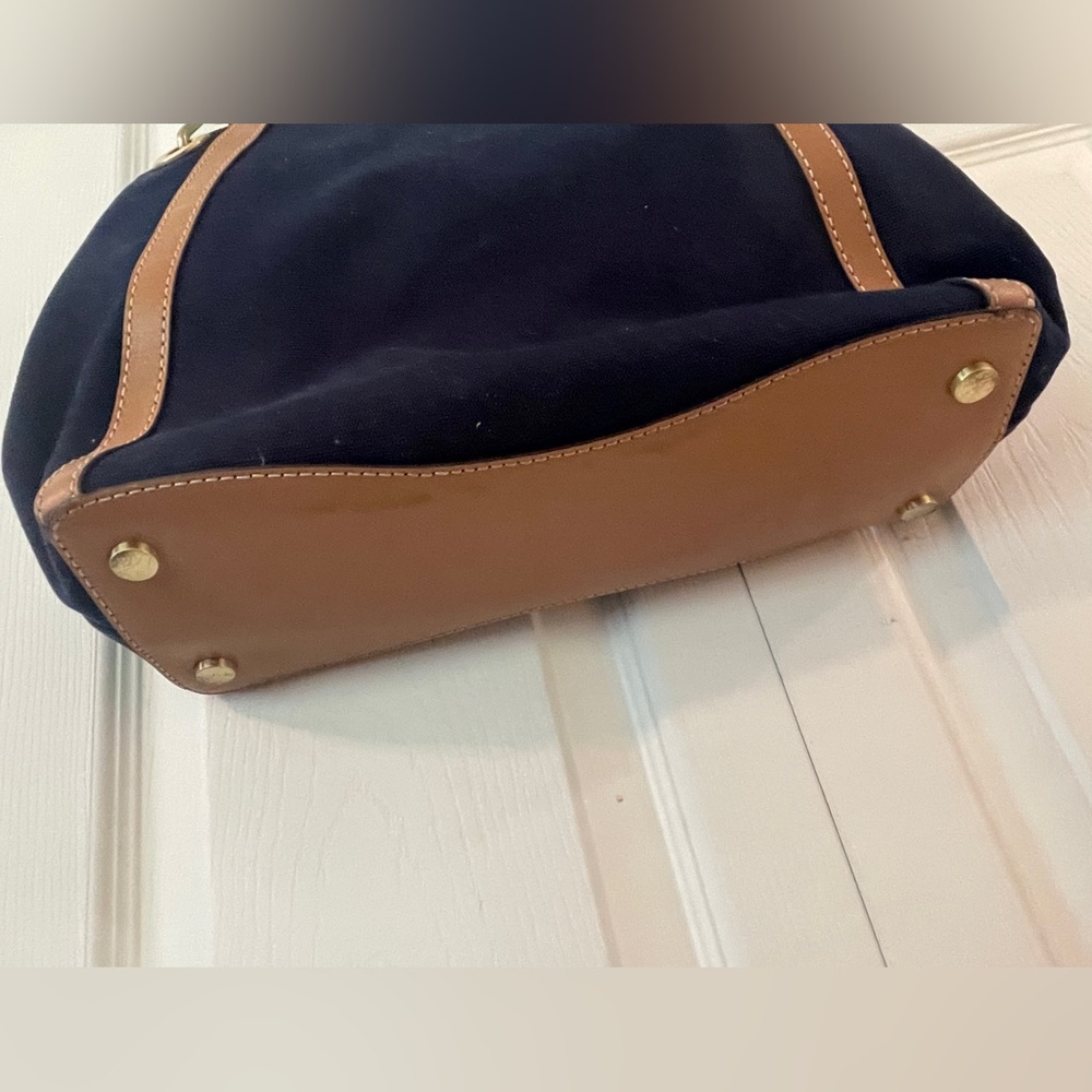Michael Kors Raven Pocket Shoulder Tote - Picture 5 of 10